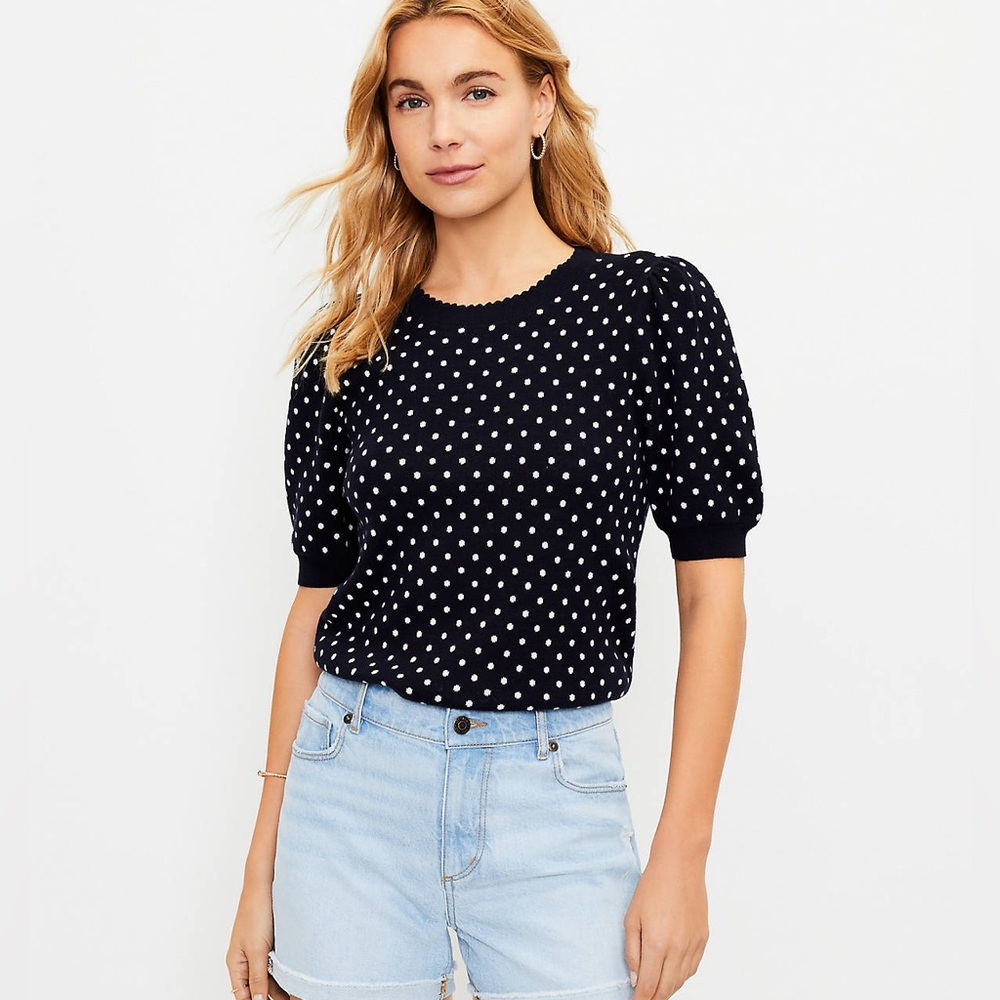 Ann Taylor Loft Pindot Scalloped Sweater Tee. Size M